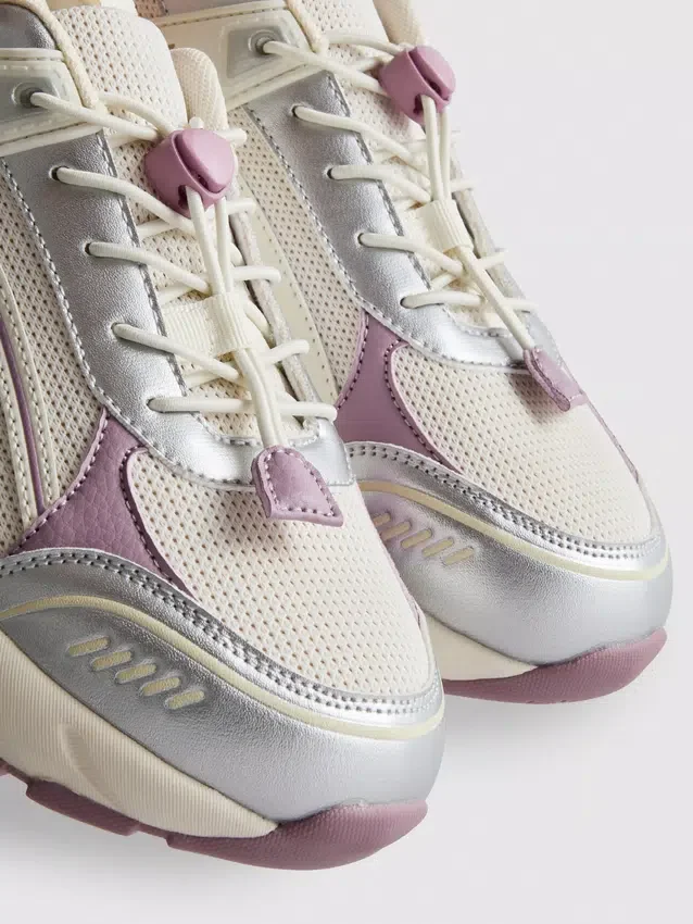Chunky toggle sneakers