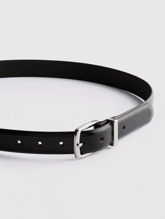 Classic buckle slim belt