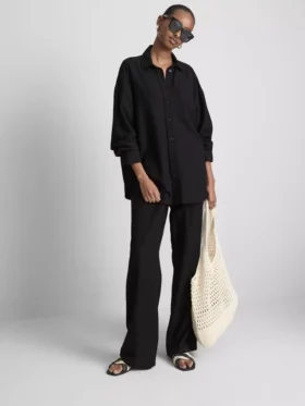 Classic cotton-blend button-down shirt