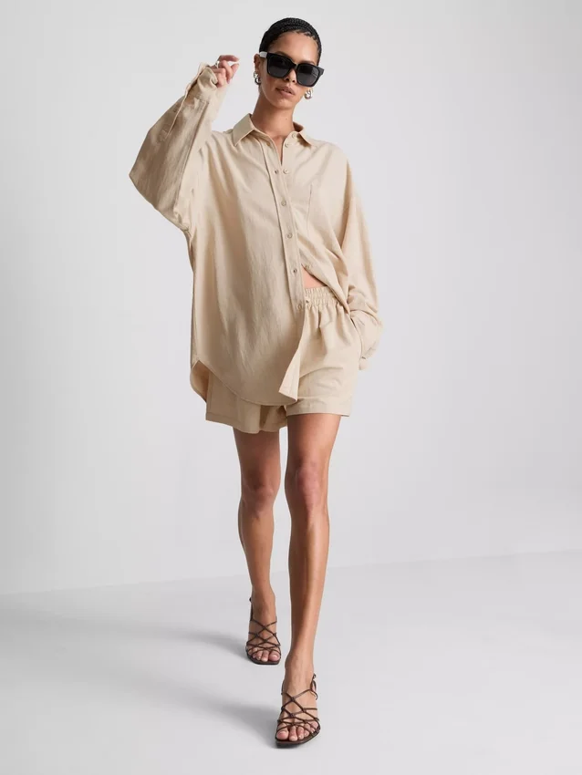Classic cotton-blend button-down shirt