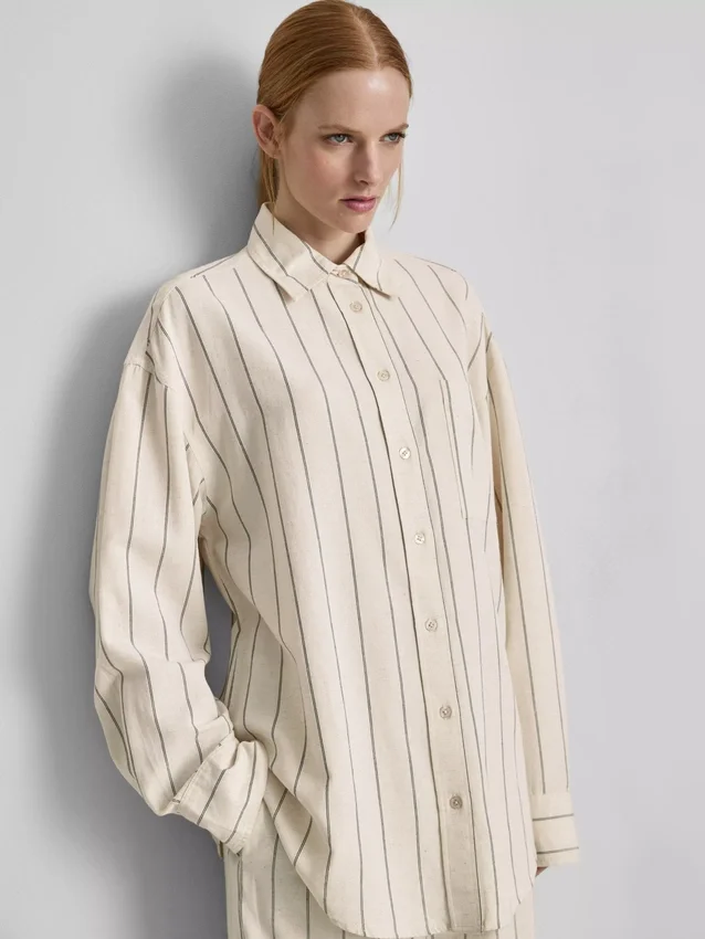 Classic cotton-blend button-down shirt