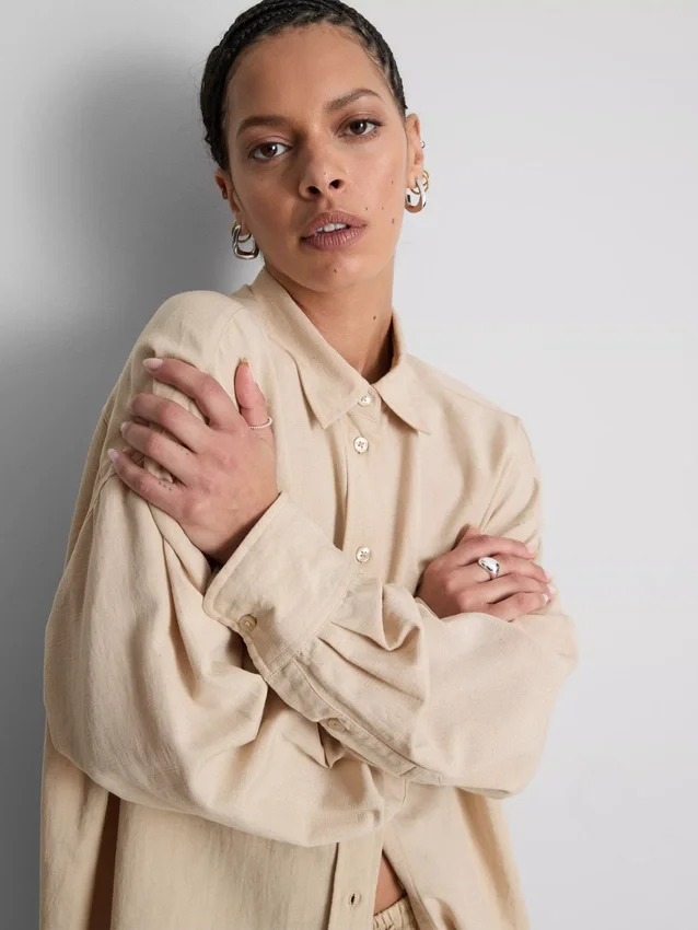 Classic cotton-blend button-down shirt