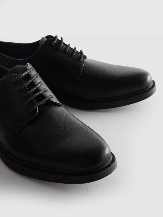 Classic derby shoes