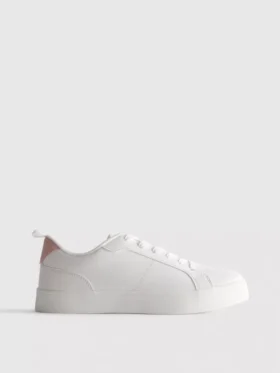 Classic low-top sneakers
