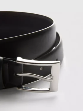 Classic-style faux leather belt