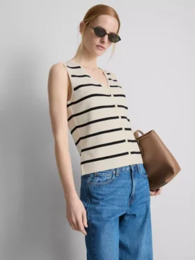Compact knit waistcoat