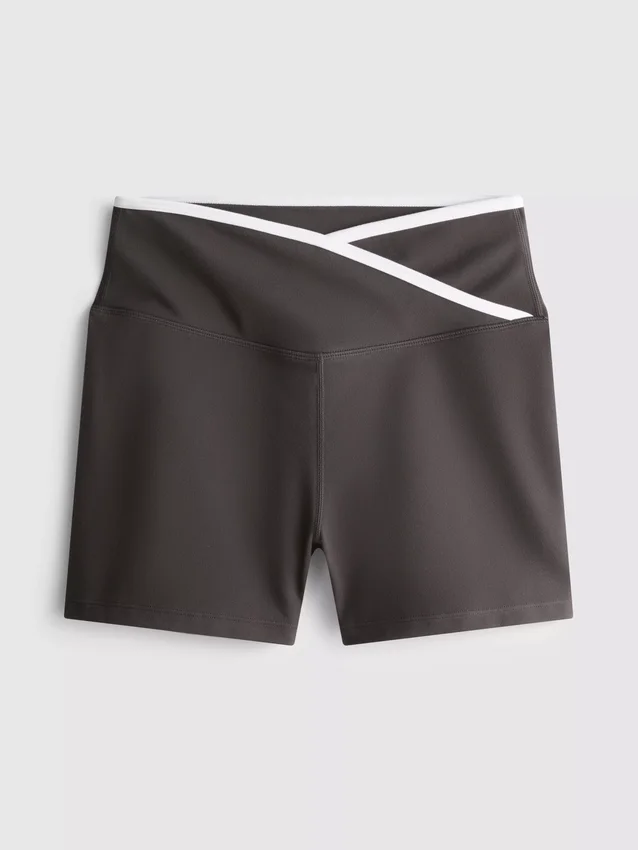 Contrast crossover active shorts