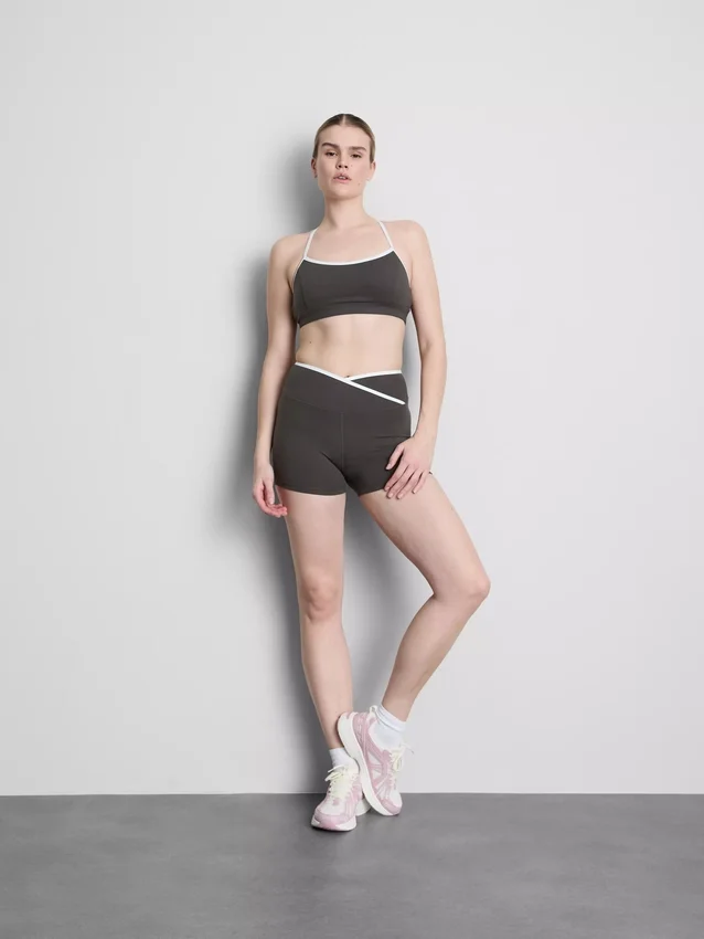 Contrast trim cross-back active crop top