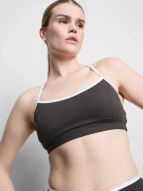 Contrast trim cross-back active crop top