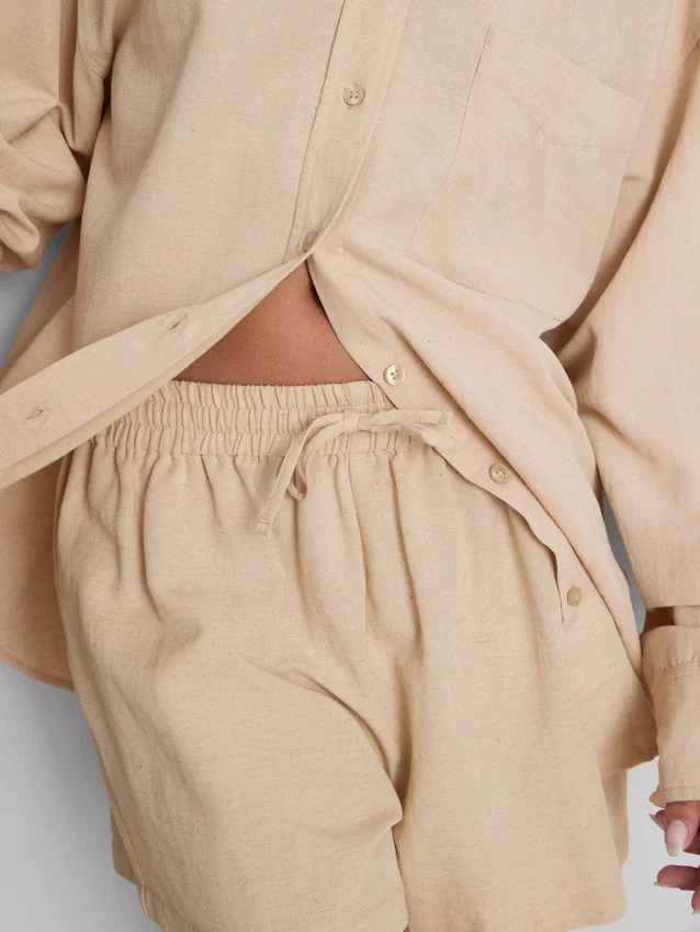 Cotton-blend elastic-waist shorts