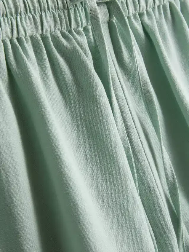 Cotton-blend elastic-waist shorts