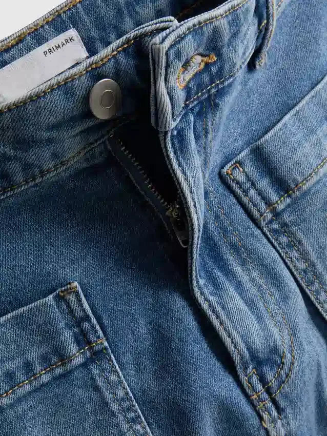 Cotton denim front-pocket shorts