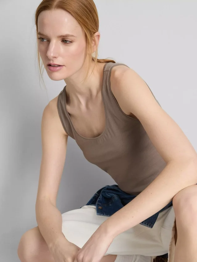Cotton rich stretch tank