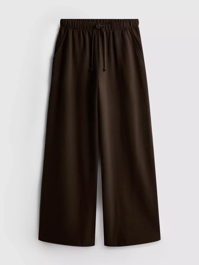 Cozy wide-leg cotton-blend joggers