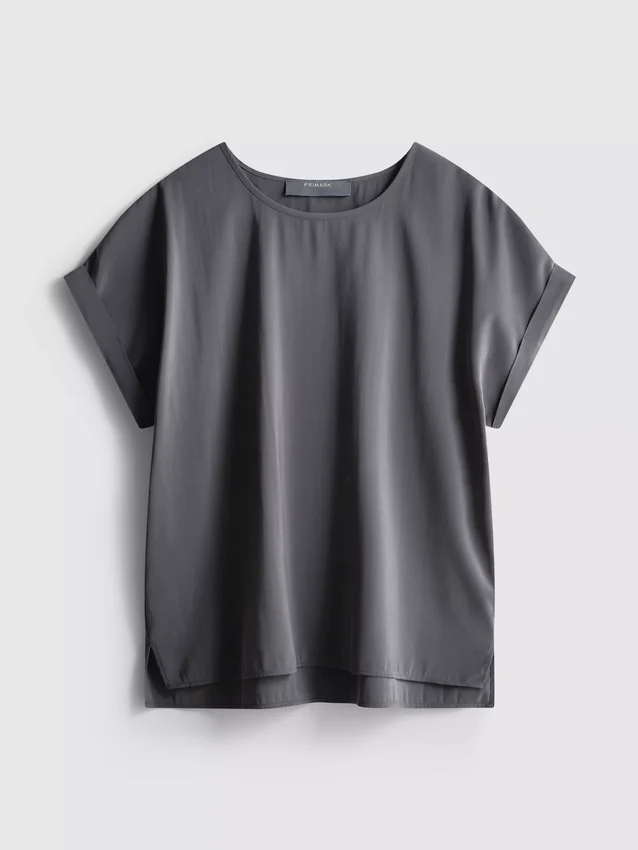 Crew neck roll sleeve tee