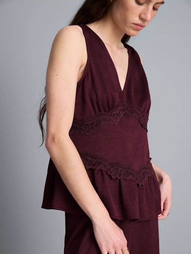 Crinkle v-neck top
