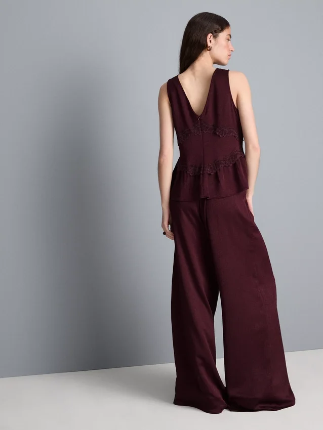 Crinkle v-neck top
