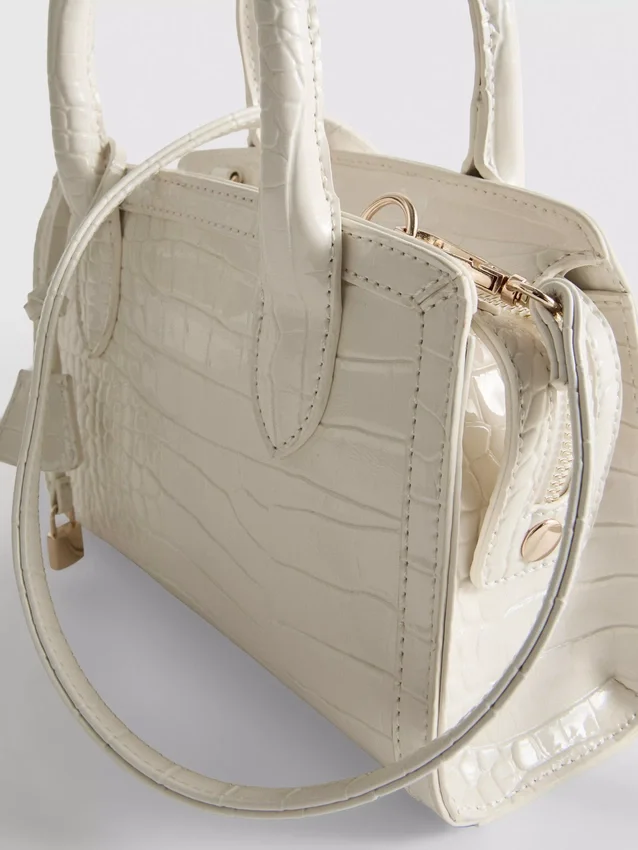 Croc-effect grab bag