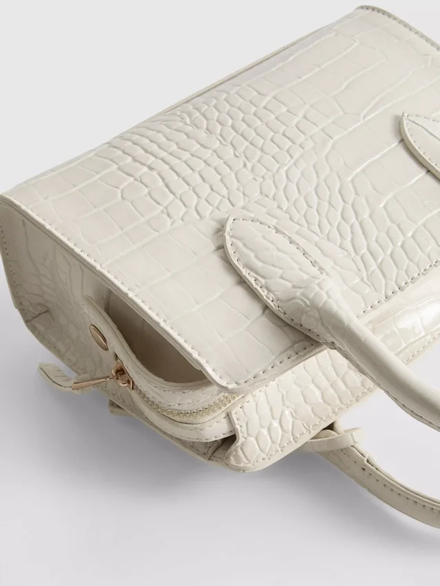 Croc-effect grab bag