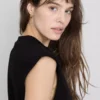 Cropped sleeveless shoulder pad tee