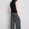 Cropped sleeveless shoulder pad tee