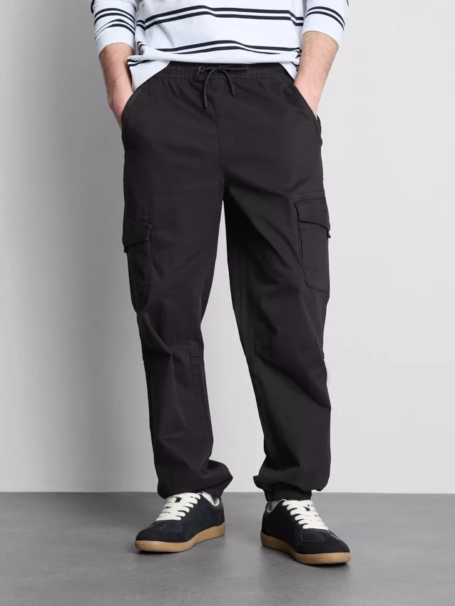 Cuffed cargo joggers
