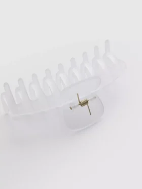 Curved hair claw clip