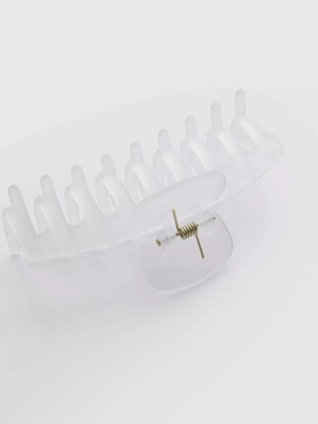 Curved hair claw clip