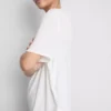 Curved hem active tee