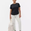 Curved hem performance tee