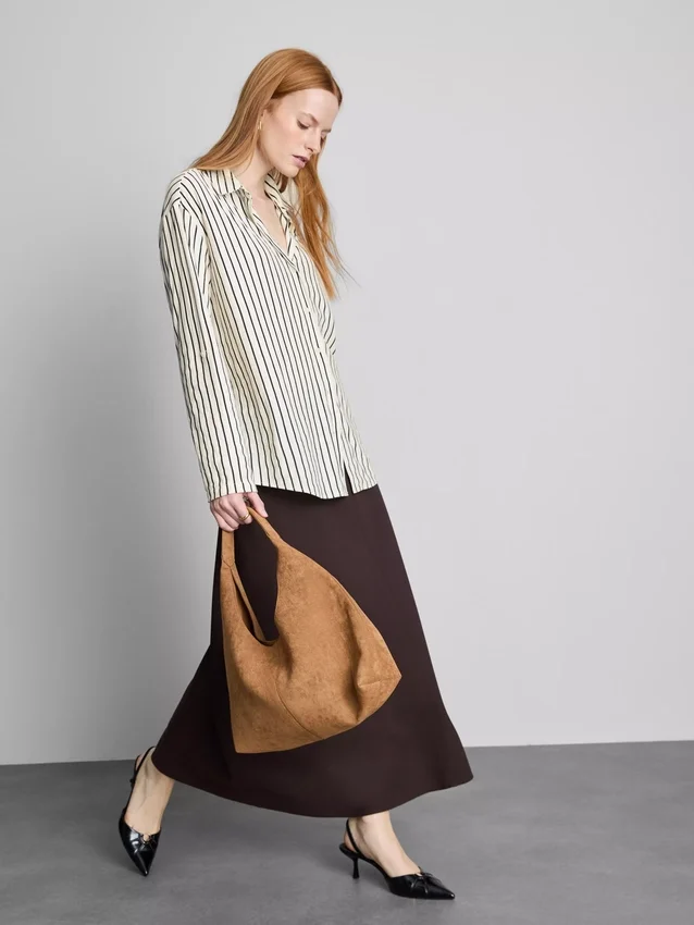 Curved-hem relaxed button-down shirt