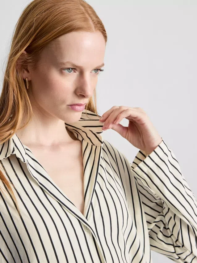 Curved-hem relaxed button-down shirt