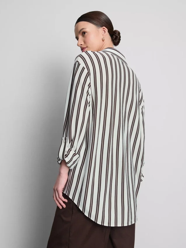 Curved-hem relaxed button-down shirt