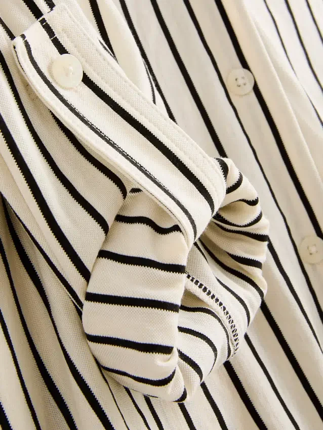 Curved-hem relaxed button-down shirt