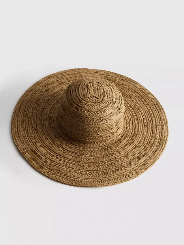 Deep brim sun hat