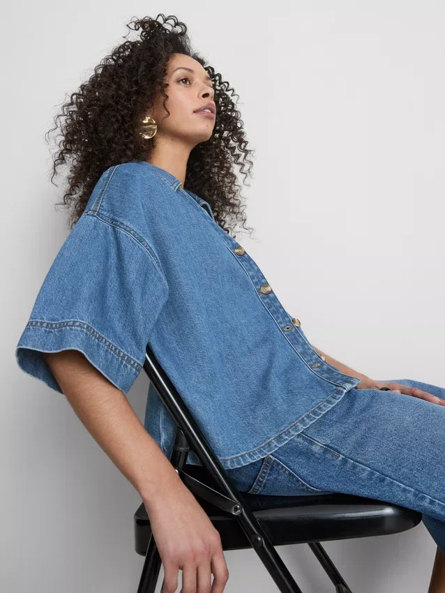 Denim short sleeve shirt