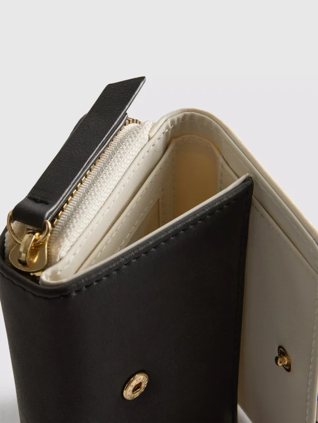 Disney's mickey and friends faux leather flip purse