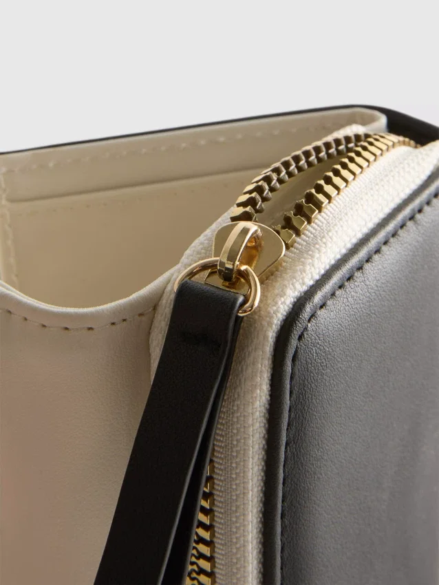 Disney's mickey and friends faux leather flip purse