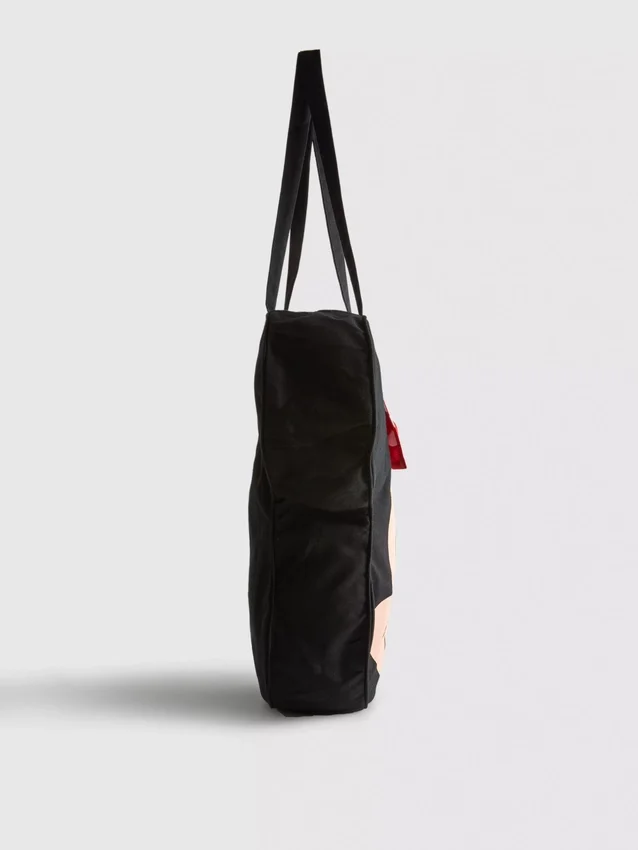 Disney's minnie mouse character tote bag