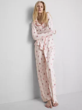 Disney’s minnie mouse graphic boyfriend pajamas