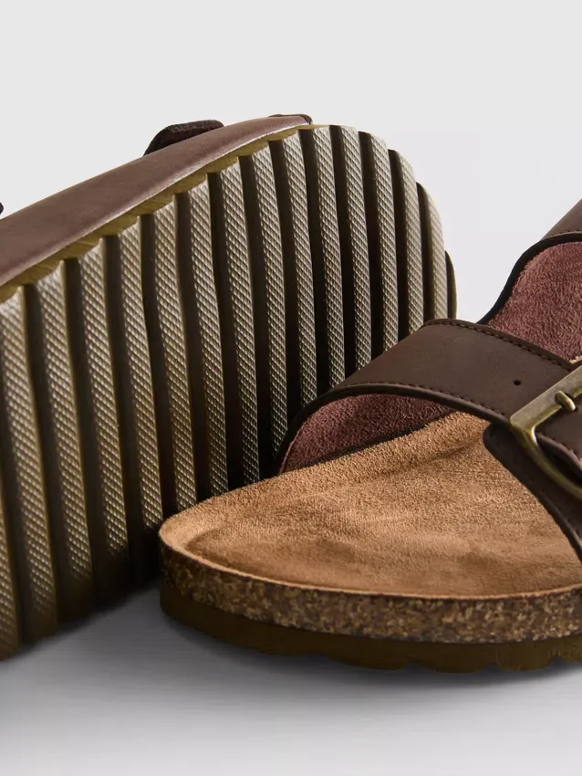 Double buckle strap sandals