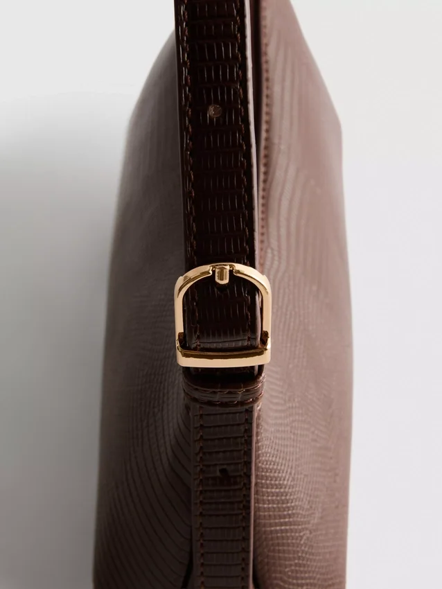 Double gusset shoulder bag