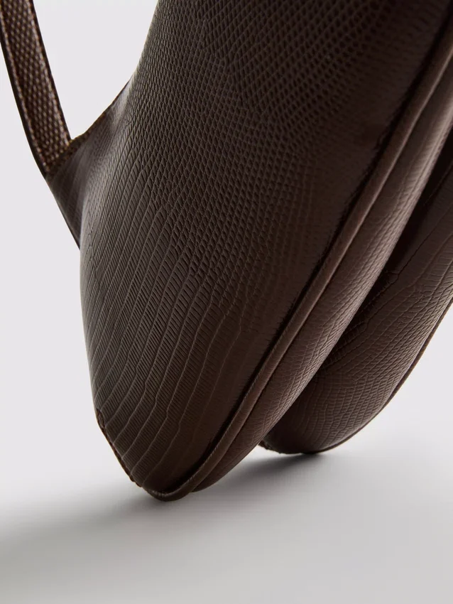 Double gusset shoulder bag