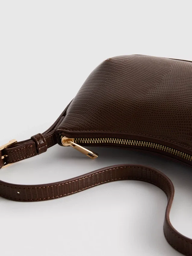 Double gusset shoulder bag