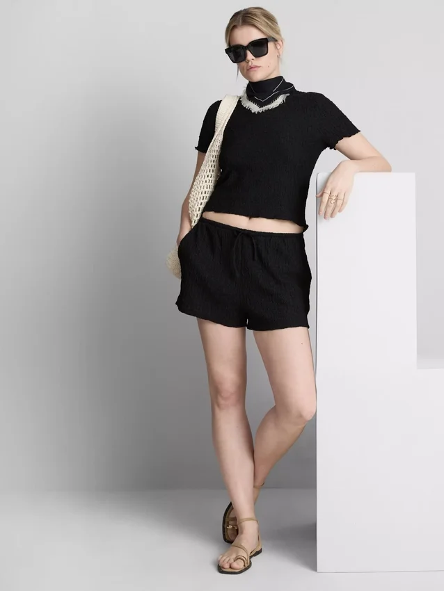 Drawstring crinkle shorts