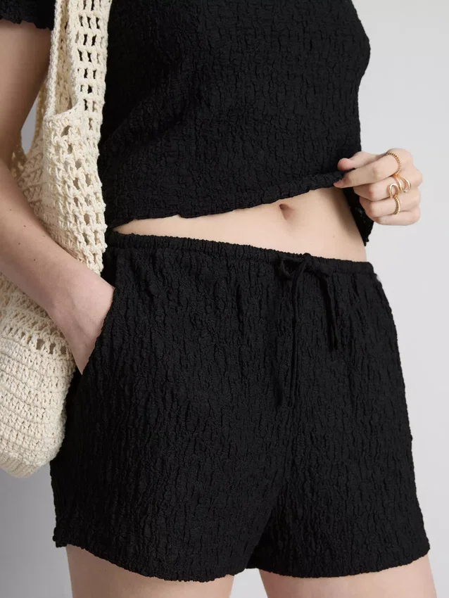Drawstring crinkle shorts