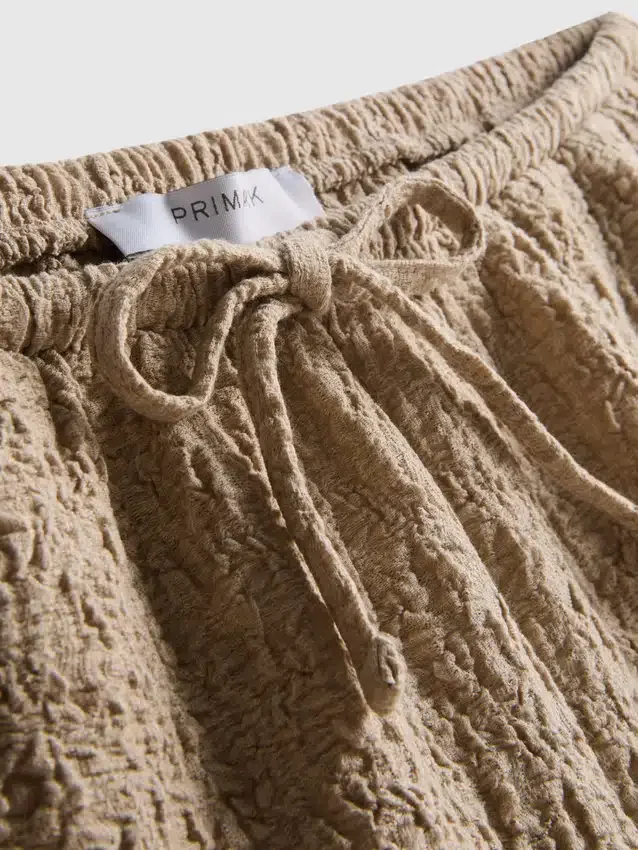 Drawstring crinkle shorts