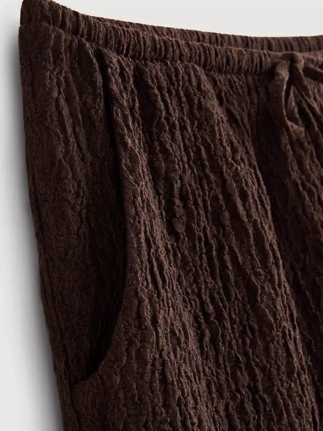 Drawstring crinkle shorts