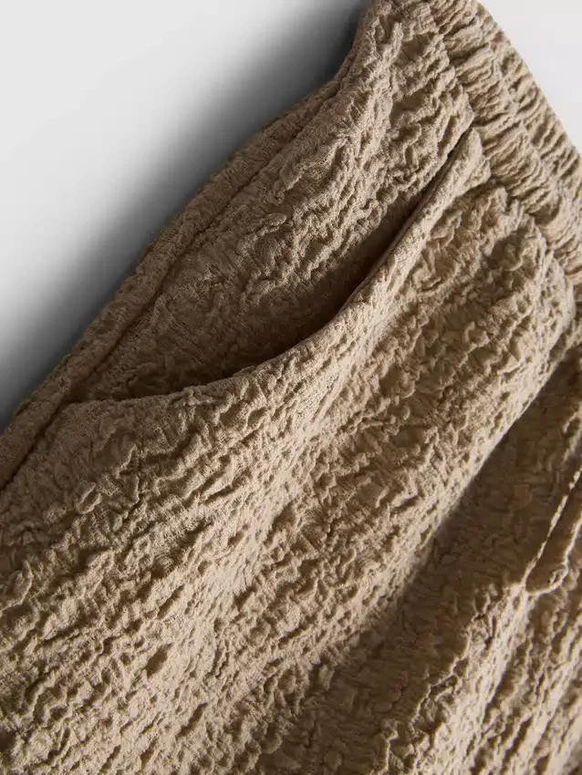 Drawstring crinkle shorts