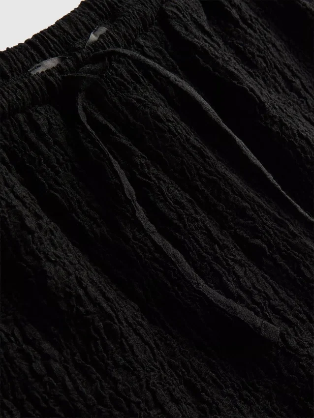 Drawstring crinkle shorts
